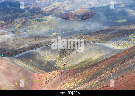 Cratere Silvestri Superiori (2001m) sull'Etna, parco nazionale dell'Etna, Sicilia, Italia. Silvestri Superiori - cratere laterale del 1892 anno eruzione. V Foto Stock