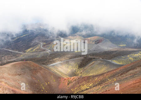 Cratere Silvestri Superiori (2001m) sull'Etna, parco nazionale dell'Etna, Sicilia, Italia. Silvestri Superiori - cratere laterale del 1892 anno eruzione. V Foto Stock