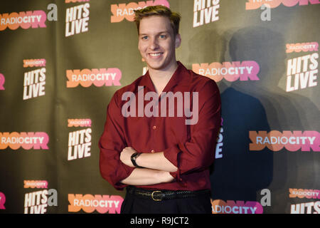 Gli artisti che arrivano al Radio City Hits Live at Echo Arena, Liverpool con: George Esdra dove: Liverpool, Regno Unito quando: 23 Nov 2018 Credit: Graham Finney/WENN Foto Stock