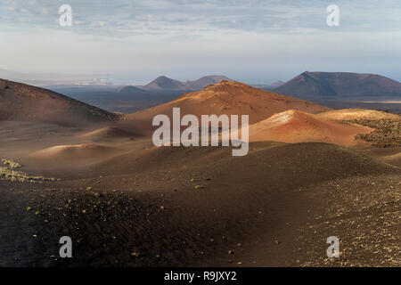 Bellissima vista del Parco Nazionale di Timanfaya (Montaña de Fuego), Lanzarote, Isole Canarie, Spagna Foto Stock