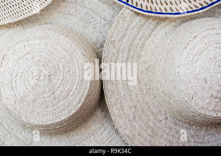 Una varietà di cappelli Panamense per la vendita Foto Stock