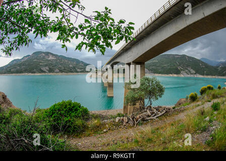 Ponte di cemento in Grecia settentrionale Foto Stock