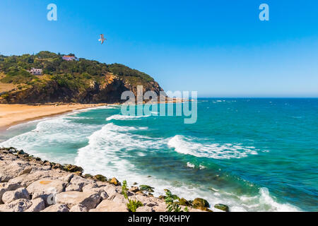Oceano atlantico costa di Tanger città in prossimità dello stretto di Gibilterra, il Marocco in Africa Foto Stock