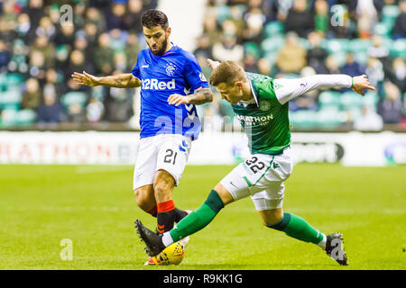 Easter Road, Edimburgo, Regno Unito. Xix Dec, 2018. Premiership scozzese. Hibs versus Rangers; Hibs player Florian Kamberi(22) Affrontare i rangers player Daniel Foto Stock