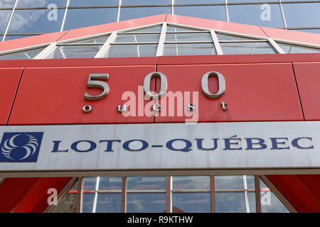 Segno di fronte all edificio Loto-Quebec sulla Sherbrooke Street nel centro di Montreal. Foto Stock