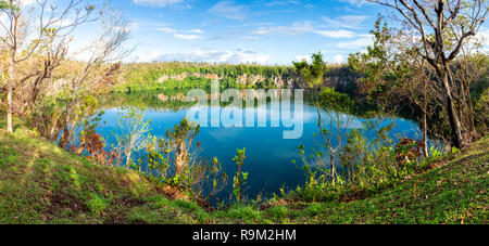 Spettacolare cratere vulcanico lago Lalolalo nell'isola di uvea (Wallis), Wallis e Futuna (Wallis-et-Futuna), Polinesia, Oceania, Pacifico del Sud. Foto Stock