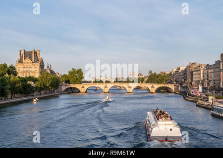 Pont Royal oltre il Fiume Senna - Parigi, Francia Foto Stock