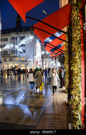 Il Cartier flagship store su Old Bond Street, Londra, Inghilterra, Regno Unito Foto Stock