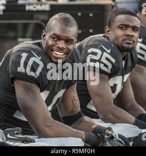 Oakland, la California, Stati Uniti d'America. 4 Novembre, 2012. Oakland Raiders wide receiver Derek Hagan (10) Domenica a O.co Coliseum di Oakland, CA. I bucanieri sconfitto i raider 42-32. Credito: Al di Golub/ZUMA filo/Alamy Live News Foto Stock