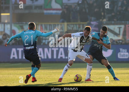 Foto di Mauro Locatelli/LaPresse 26 Dicembre 2018 Bergamo, Italia sport calcio Atalanta vs Jueventus - Campionato di calcio di Serie A TIM 2018/2019 - Stadio Atleti Azzurri d'Italia. Nella foto:Manzukic Foto Mauro Locatelli/LaPresse 26 dicembre 2018 Bergamo, Italia sport soccer Atalanta vs Juventus - Italian Football Championship League A TIM 2018/2019 - Atleti Azzurri d'Italia Stadium. Nel pic: Foto Stock