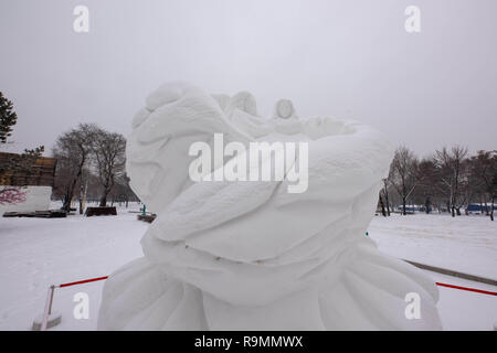 Harbi, Harbi, Cina. Il 26 dicembre, 2018. Harbin, CINA-la XXXI International Snow Sculpture Art Expo è tenuto presso il Sun Island a Harbin, nordest ChinaÃ¢â'¬â"¢s Provincia di Heilongjiang. Credito: SIPA Asia/ZUMA filo/Alamy Live News Foto Stock