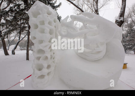 Harbi, Harbi, Cina. Il 26 dicembre, 2018. Harbin, CINA-la XXXI International Snow Sculpture Art Expo è tenuto presso il Sun Island a Harbin, nordest ChinaÃ¢â'¬â"¢s Provincia di Heilongjiang. Credito: SIPA Asia/ZUMA filo/Alamy Live News Foto Stock