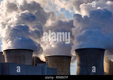 Neurath, Deutschland. 24 dicembre, 2018. Il Neurath power plant di RWE. Neurath, 24.12.2018 | Utilizzo di credito in tutto il mondo: dpa/Alamy Live News Foto Stock