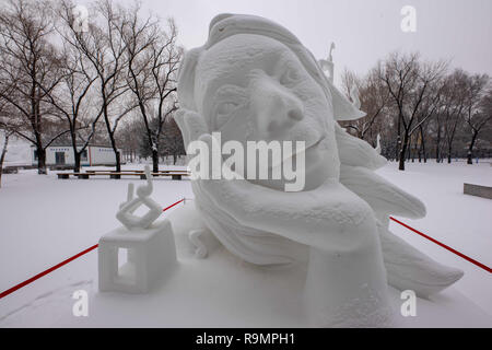 Harbi, Harbi, Cina. Il 26 dicembre, 2018. Harbin, CINA-la XXXI International Snow Sculpture Art Expo è tenuto presso il Sun Island a Harbin, nordest ChinaÃ¢â'¬â"¢s Provincia di Heilongjiang. Credito: SIPA Asia/ZUMA filo/Alamy Live News Foto Stock