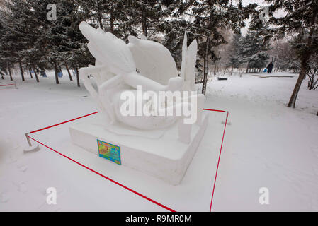 Harbi, Harbi, Cina. Il 26 dicembre, 2018. Harbin, CINA-la XXXI International Snow Sculpture Art Expo è tenuto presso il Sun Island a Harbin, nordest ChinaÃ¢â'¬â"¢s Provincia di Heilongjiang. Credito: SIPA Asia/ZUMA filo/Alamy Live News Foto Stock