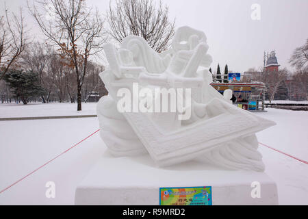 Harbi, Harbi, Cina. Il 26 dicembre, 2018. Harbin, CINA-la XXXI International Snow Sculpture Art Expo è tenuto presso il Sun Island a Harbin, nordest ChinaÃ¢â'¬â"¢s Provincia di Heilongjiang. Credito: SIPA Asia/ZUMA filo/Alamy Live News Foto Stock