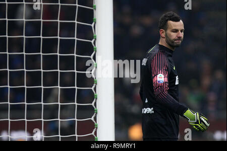 Milano, Italia. Il 26 dicembre, 2018. Foto Spada/LaPresse 26 dicembre 2018 Milano ( Italia ) sport calcio Inter vs Napoli - Campionato di calcio di Serie A TIM 2018/2019 - Stadio San Siro nella foto: Foto Handanovic Spada/LaPresse dicembre 26 , 2018 Milano ( Italia ) sport soccer Inter vs Napoli - Italian Football Championship League A TIM 2018/2019 - San Siro in pic: Handanovic Credito: LaPresse/Alamy Live News Foto Stock