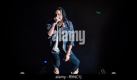 Pop male vivere a Manchester Academy Foto Stock