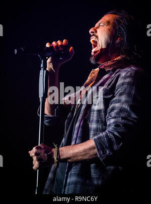 Pop male vivere a Manchester Academy Foto Stock