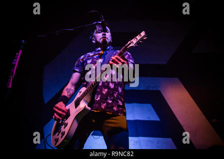 Pop male vivere a Manchester Academy Foto Stock