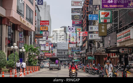 Bangkok, Tailandia - 16 set 2018. Coloratissima Street di Bangkok, Tailandia. Bangkok è la capitale della Thailandia con una popolazione di oltre 7 milioni di abitare Foto Stock