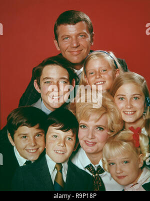 Robert Reed, Eve Plumb, Maureen McCormick , Susan Olsen, Firenze Henderson, Mike Lockinland, Christopher Knight, Barry Williams, "Brady Bunch' circa 1969 File ABC riferimento # 33635 731CPC Foto Stock