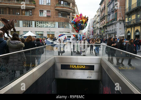 Napoli, Italia, stazioni della metropolitana - metro dell'arte - stazione di Toledo Foto Stock