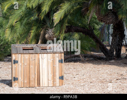 Il riciclo esterno scatola 2 promuovere la gestione responsabile delle risorse ambientali. Foto Stock