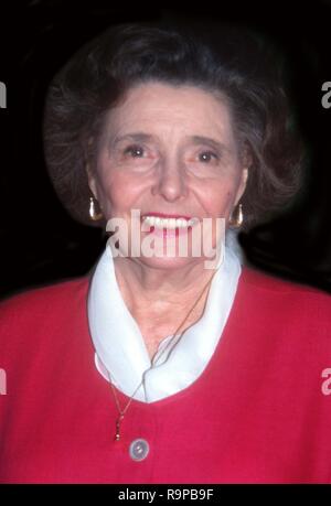 Patricia Neal 1992 foto da John Barrett/il PHOTOlink/MediaPunch Foto Stock