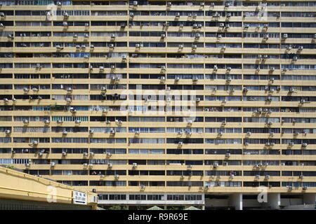 La gente del Parco del complesso è un alto edificio residenziale e commerciale architettura in Singapore Foto Stock