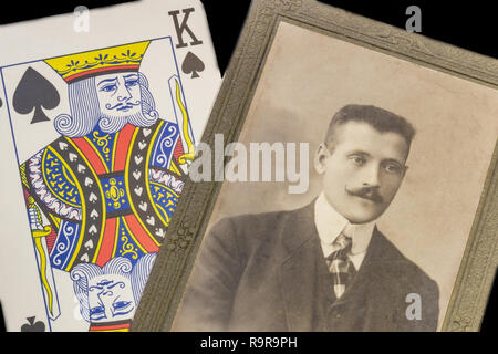 RUSSIA - circa 1905-1910 ha: Un Ritratto di giovane uomo, Vintage Carte de Viste epoca Edoardiana foto e carta da gioco Foto Stock