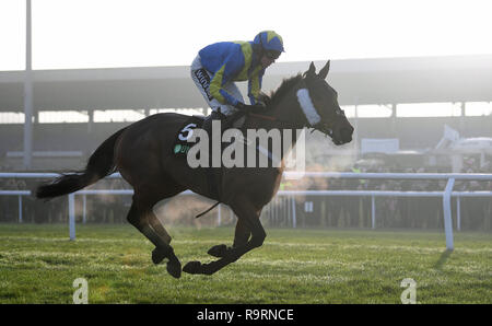 Kempton Park Racecourse, Sunbury-on-Thames, Regno Unito. 27 Dic, 2018. 32Red Winter Festival Horse Racing, giorno 2; Speredek cavalcato da Tom Cannon nel deserto di Unibet Orchid Chase Credit: Azione Plus sport/Alamy Live News Foto Stock