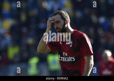 Frosinone, Italia. Il 26 dicembre, 2018. Gonzalo Higuain di Milano durante la Serie A match tra Frosinone e AC Milan allo Stadio Benito stirpe, Frosinone, Italia il 26 dicembre 2018. Credito: Giuseppe Maffia/Alamy Live News Foto Stock