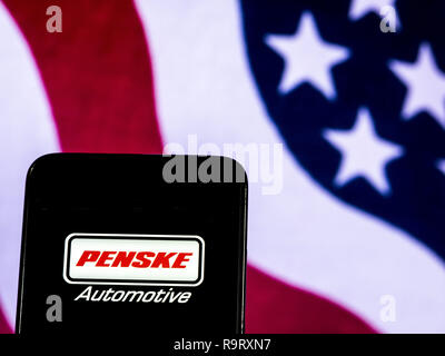 Kiev, Ucraina. Xvii Dec, 2018. Penske Truck Leasing logo azienda vede visualizzato su un telefono intelligente. Credito: Igor Golovniov SOPA/images/ZUMA filo/Alamy Live News Foto Stock