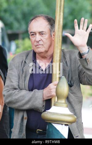 Venezia sessantesimo Festival del Cinema di Venezia: 30 agosto 2003 Bernardo Bertolucci arriva a Venezia @PIETRO COCCIA (Pietro Coccia / IPA - 2009-03-16) ps la foto può essere utilizzato rispettando il contesto in cui è stato preso e senza intento diffamatorio del decoro delle persone rappresentate (Pietro Coccia / IPA, archivio fotografico - 2018-11-26) p.s. la foto e' utilizzabile nel rispetto del contesto in cui e' stata scattata, e senza intento diffamatorio del decoro delle persone rappresentate con: Bernardo Bertolucci dove: ARCHIVIO FOTO quando: 31 Ago 2003 Credit: IPA/WENN.com ** Disponibile solo f Foto Stock