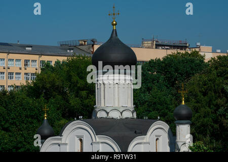 Chiesa della Concezione di sant'Anna in un angolo sul fossato. Zaryadye Park. Mosca, Russia Foto Stock