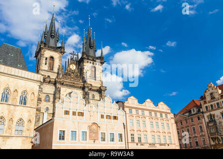 Praga Chiesa di Nostra Signora di Tyn Prague Old Town Square Staré Město Praga Repubblica Ceca Europa dell'UE Foto Stock