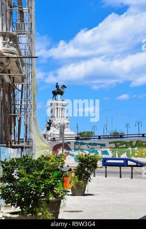 Strada nella vecchia Havana, Cuba. Foto Stock