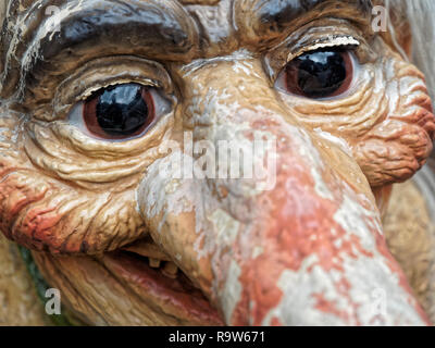 Primo piano della faccia di troll norvegese statua di caratteri Foto Stock