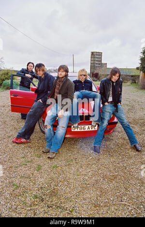 Cooper Temple clausola inglese una band alternative rock fotografato in lettura, Inghilterra, Regno Unito. Foto Stock