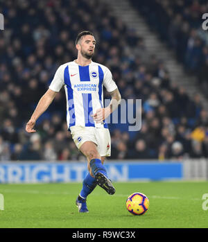 Shane Duffy di Brighton durante il match di Premier League tra Brighton & Hove Albion e Arsenal presso la American Express Community Stadium. 26 Dicembre 2018 solo uso editoriale. No merchandising. Per le immagini di calcio FA e Premier League restrizioni si applicano inc. no internet/utilizzo mobile senza licenza FAPL - per i dettagli contatti Football Dataco Foto Stock