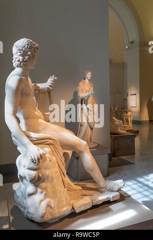 Periodo romano le sculture in mostra al Museo Archeologico Nazionale di Napoli, Italia. Foto Stock