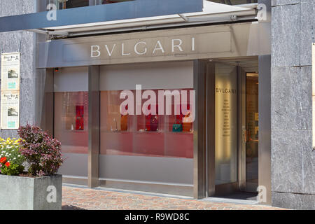 SANKT MORITZ, Svizzera - Agosto 16, 2018: Bulgari gioielli di lusso negozio in una soleggiata giornata estiva in Sankt Moritz, Svizzera Foto Stock