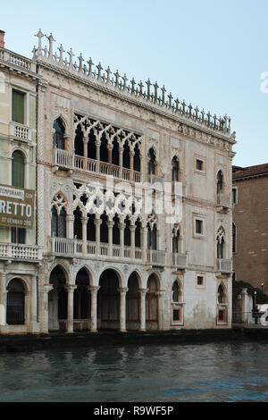 Ca' d'Oro (Palazzo Santa Sofia) sul Canal Grande (Canal Grande) a Venezia, Italia. Il palazzo è ora sede della Galleria Giorgio Franchetti. Foto Stock