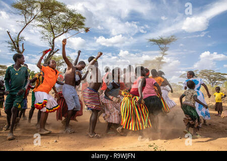 Meskel dancing celebrazioni di Arba Minch, Etiopia Foto Stock