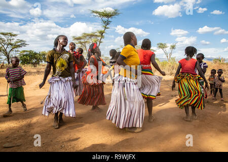 Meskel dancing celebrazioni di Arba Minch, Etiopia Foto Stock