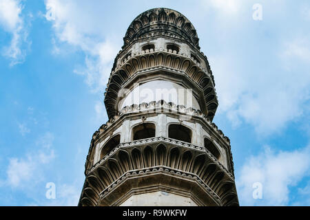 Uno dei minareti di Char Minar, Hyderabad Foto Stock