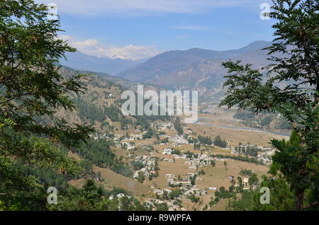 Una vista della valle di Kaghan nel nord del Pakistan. Foto Stock