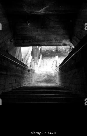 Cemento formato scalone di Le Corbusier Unite d'habitation housing development Marsiglia, nel sud della Francia, Francia Foto Stock