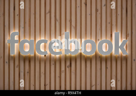 Facebook è un giorno di privacy pop-up shop si trova all'interno di Bryant Park sul dicembre 13, 2018 a New York. Foto Stock